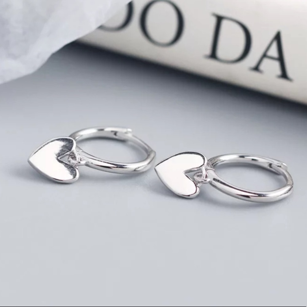 NEW 925 STERLING SILVER HEART HOOP EARRINGS, NICE EARRINGS, CUTE EARRINGS - Picture 2 of 7